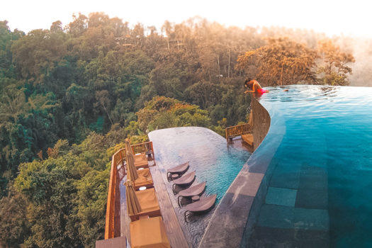 Ngẩn ngơ ngắm hồ bơi vô cực siêu đẹp ở Bali