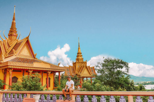 Những mái chùa vàng Khmer đẹp rực rỡ trên đất Tri Tôn