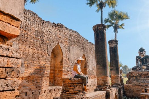 Inwa, một làng quê nghèo bị bỏ quên với những phế tích đồ sộ